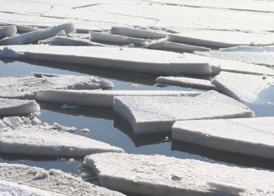 Hudson River ice chunks